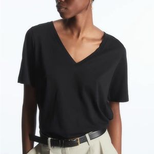 COS V neck t-shirt black size S